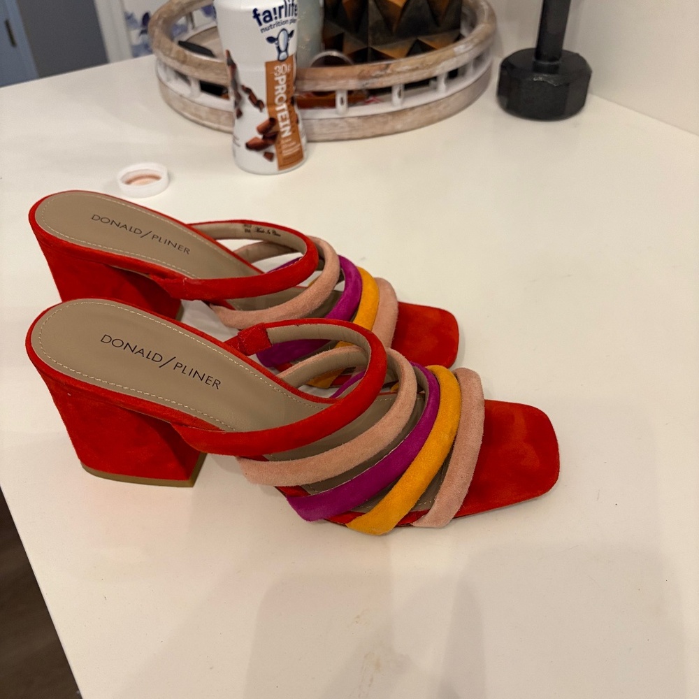 Donald Pliner Wedge